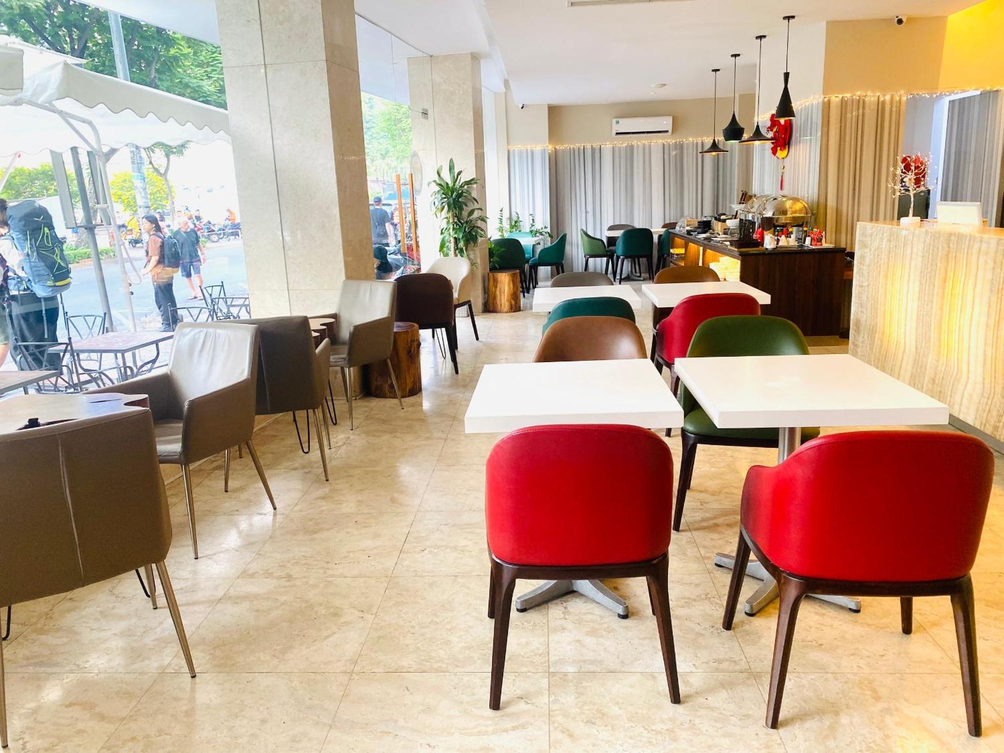 Liberty Saigon Greenview होटल 3*